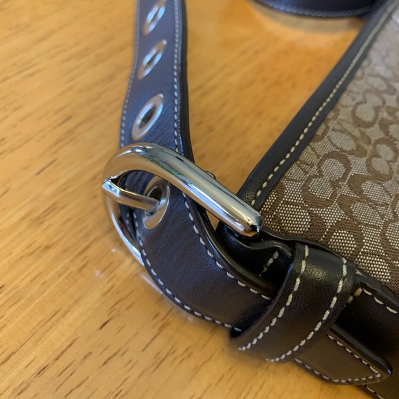 Large Coach Crossbody - Picture 3 of 9